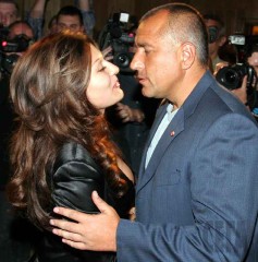 ИЗЧЕЗНА ПЪЛНОМОЩНОТО НА ЯКИМОВ ОТ ВЧЕРА.И В ДРУГИ ГРАДОВЕ ИМА ПРЕДСТАВЕНИ ТАКИВА МАЙ!?