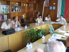 ПАК ОТЛОЖИХА КОНСУЛТАЦИИТЕ ЗА ОБЩИНСКАТА КОМИСИЯ