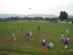 "ВИХЪР" БИЕ С 2:1, "КОМ-МИНЬОР" С РАВЕН В РОМАН