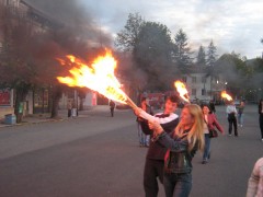 ФАКЕЛНО ШЕСТВИЕ УКРАСИ СТАЧКАТА