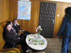 БЕЗПРЕЦЕДЕНТНО!КАНДИДАТ СЪБИРА ДИРЕКТОРИ В КМЕТСТВОТО!?