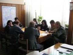 БЕЗПРЕЦЕДЕНТНО!КАНДИДАТ СЪБИРА ДИРЕКТОРИ В КМЕТСТВОТО!?