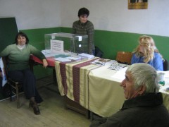 МАЛКО ГЛАСУВАЛИ В ПЕСОЧНИЦА. В БОКИЛОВЦИ НЕ ПУСКАТ ПРЕДСТАВИТЕЛИ НА КАМЕНОВ.