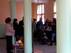 В БОРОВЦИ АГИТИРА ЦВЕТКОВ, КОТЕНОВЦИ ДРЕМЕ...